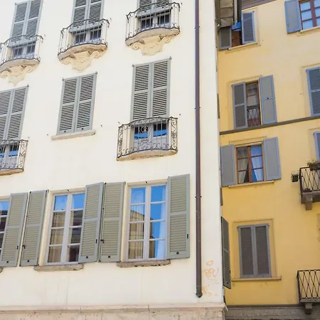 Cosy 2 Minutes From Duomo Daire *